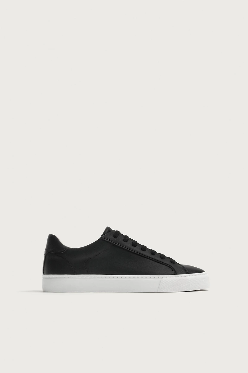 MINIMAL SNEAKERS