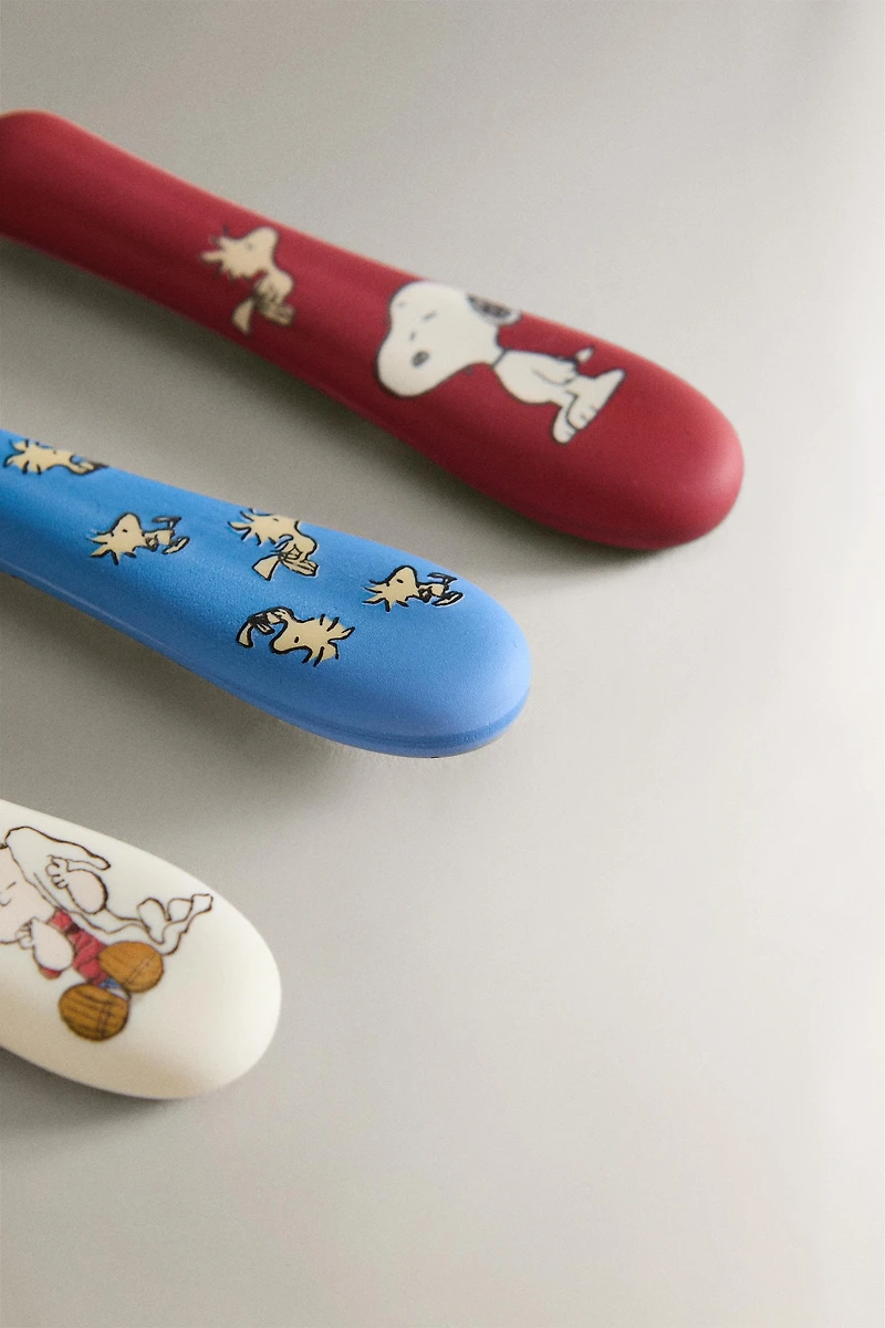 CHILDREN'S PASTEL COLORED HANDLE PEANUTS™ FLATWARE SET (SET OF 3)