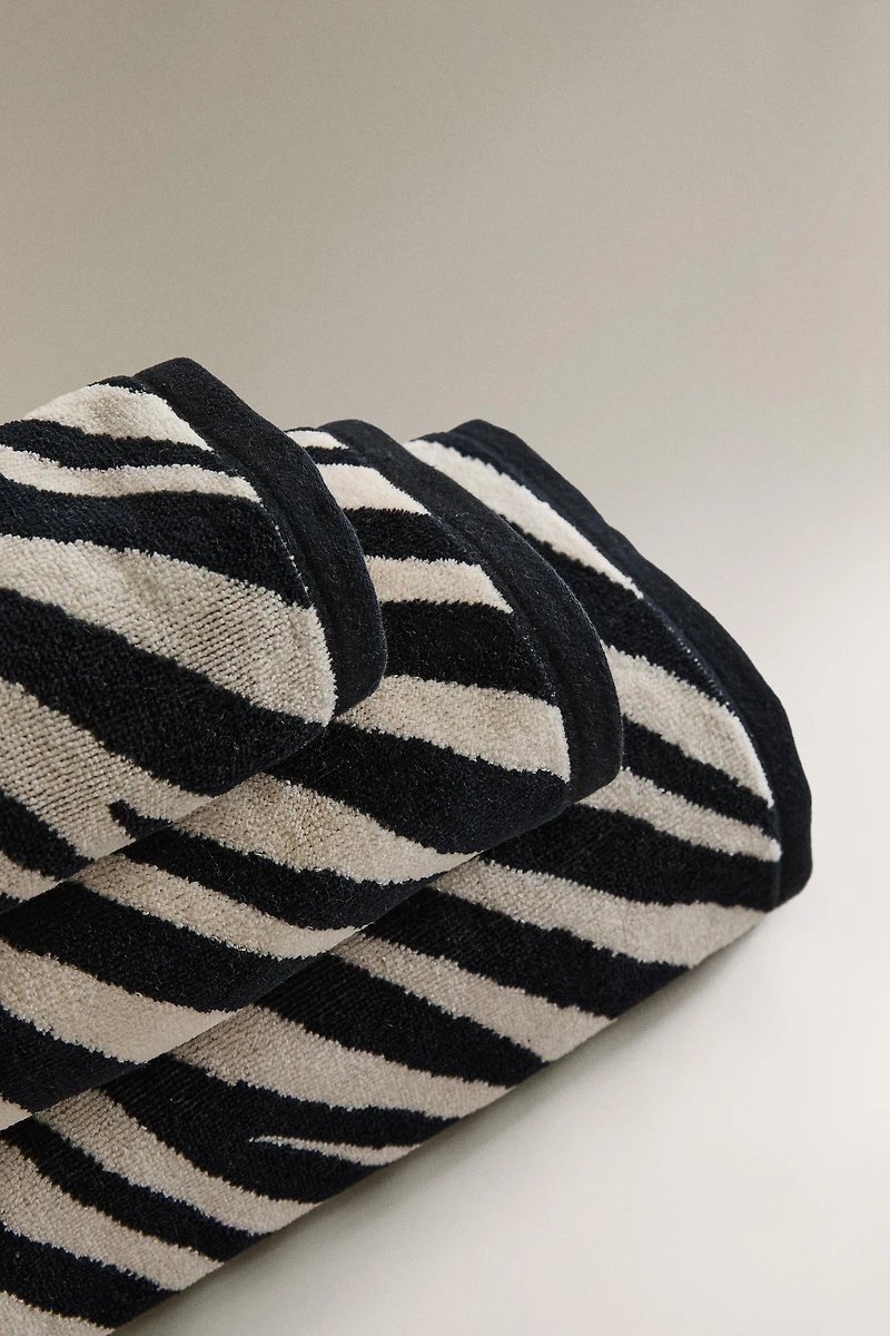 SERVIETTE DE BAIN VELOURS IMPRIMÉ ANIMAL