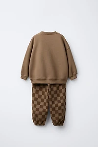 CHECKERBOARD SWEATSHIRT AND PANTS JOGGING SET
