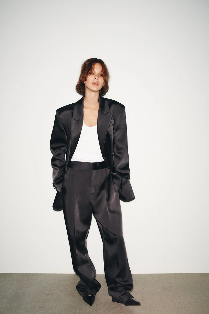 PANTALON SATINÉ TAILLE HAUTE À PLIS