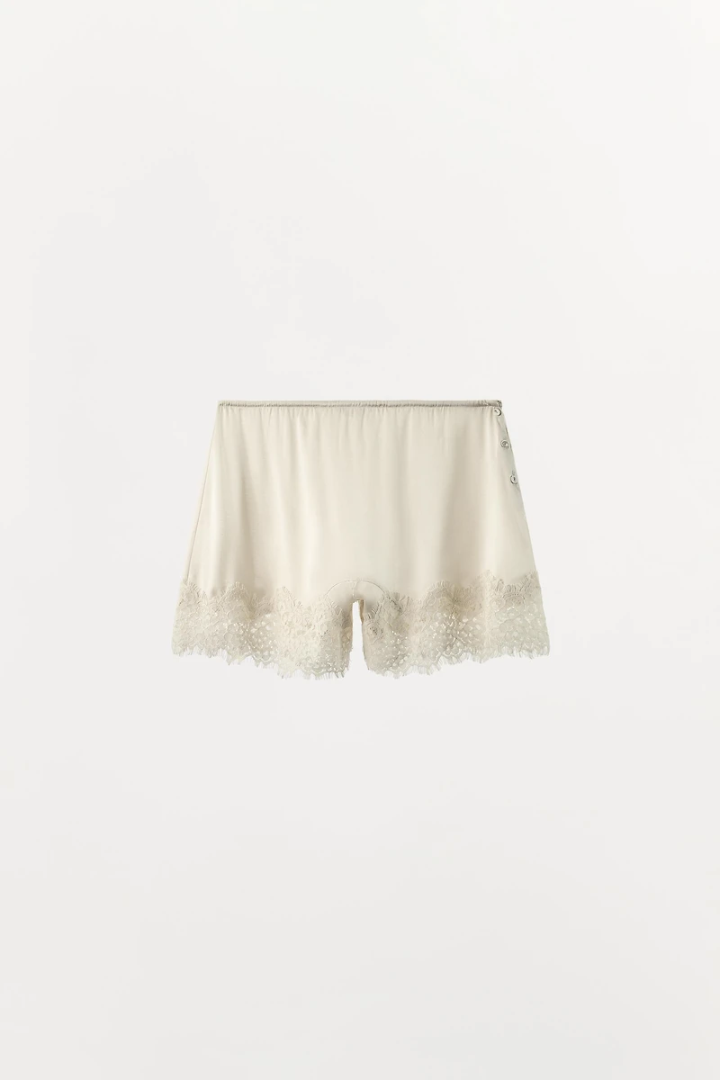 SHORT EN MÉLANGE DE SOIE ET DENTELLE