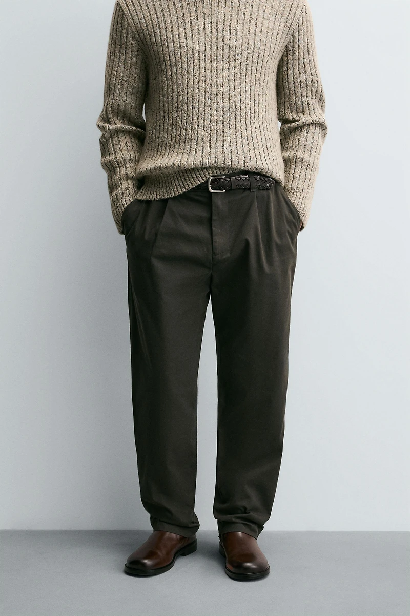 REGULAR FIT PLEATED PANTS