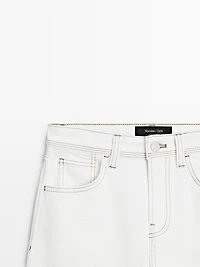 Straight-leg jeans with hem detail