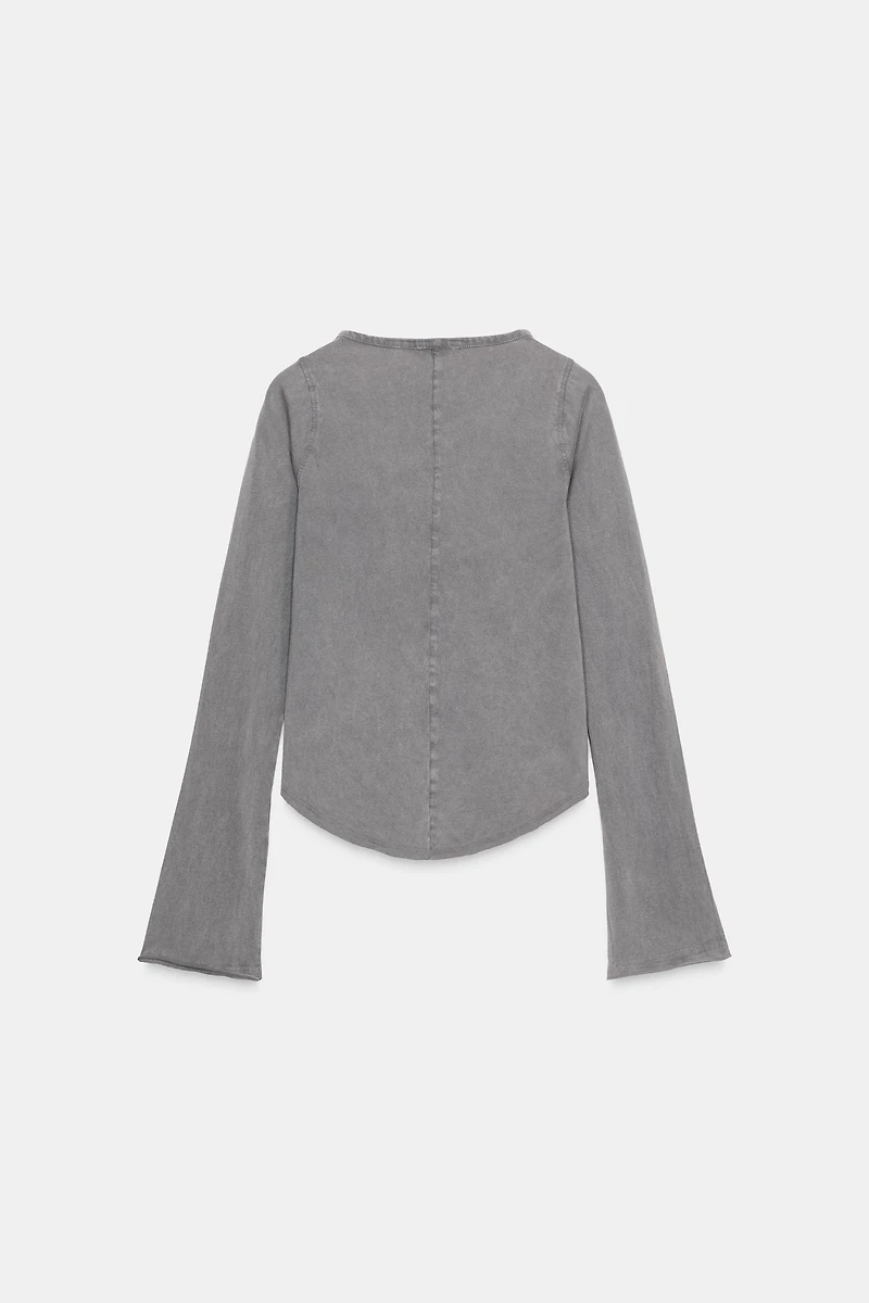 WASHED EFFECT STUDDED T-SHIRT