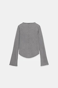 WASHED EFFECT STUDDED T-SHIRT