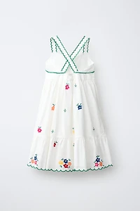 ROBE BRODÉE FLORALE