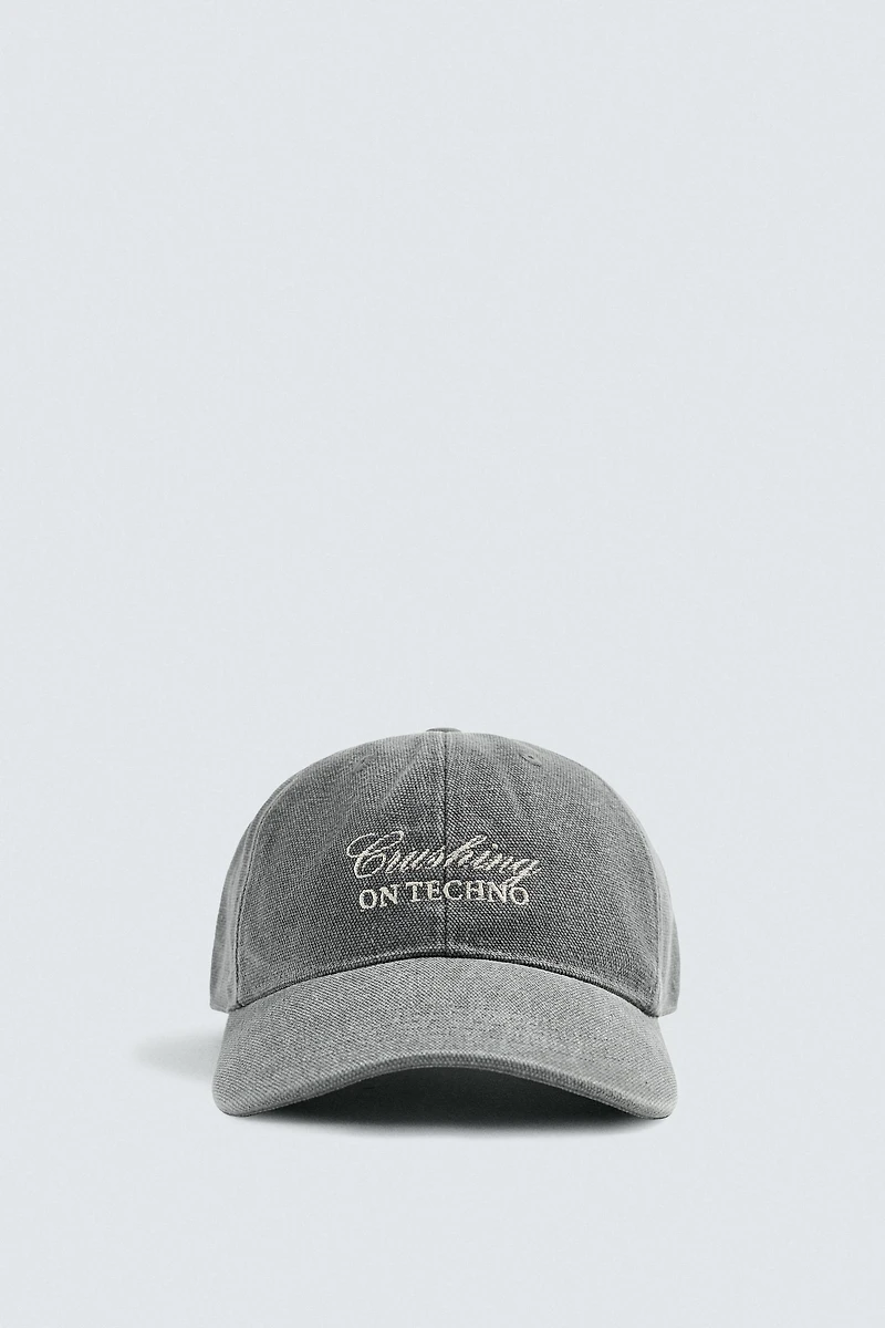 CASQUETTE BRODERIE CONTRASTE
