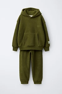 HOODIE SWEATSHIRT AND JOGGER PANTS SET WITH LABEL TEXTURE
