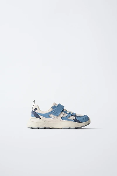 ATHLETIC SNEAKERS