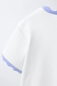 T-SHIRT CÔTELÉ BRODERIE LISERÉS CONTRASTÉS