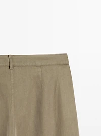 Flowing barrel fit trousers with seam detail