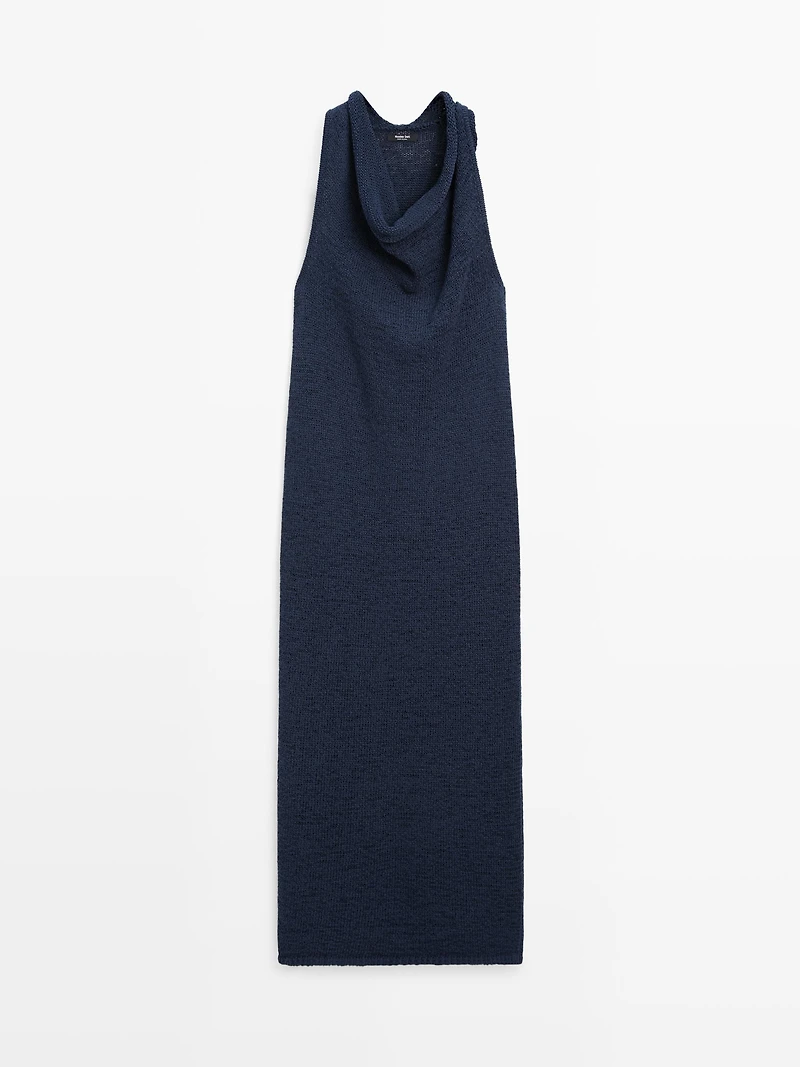 Robe midi en maille à encolure drapée