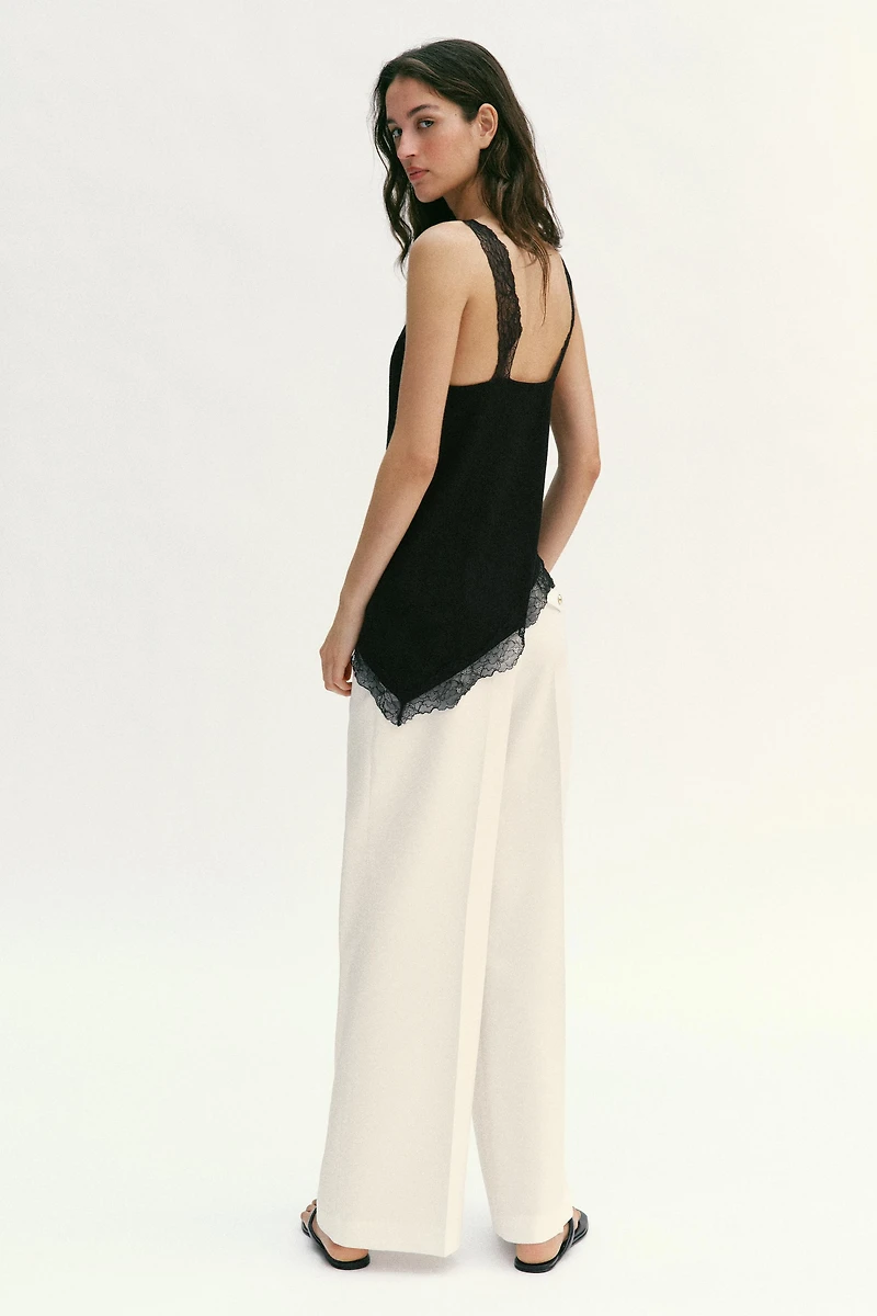 TOP RUSTIQUE ASYMÉTRIQUE DENTELLE