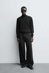 BALLOON PANTS WITH TWISTED SEAMS