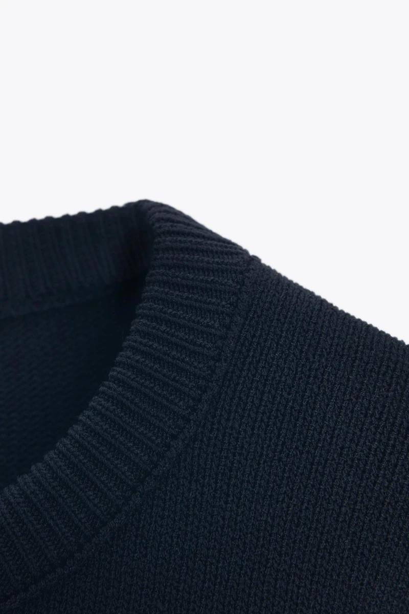 BASIC KNIT SWEATER
