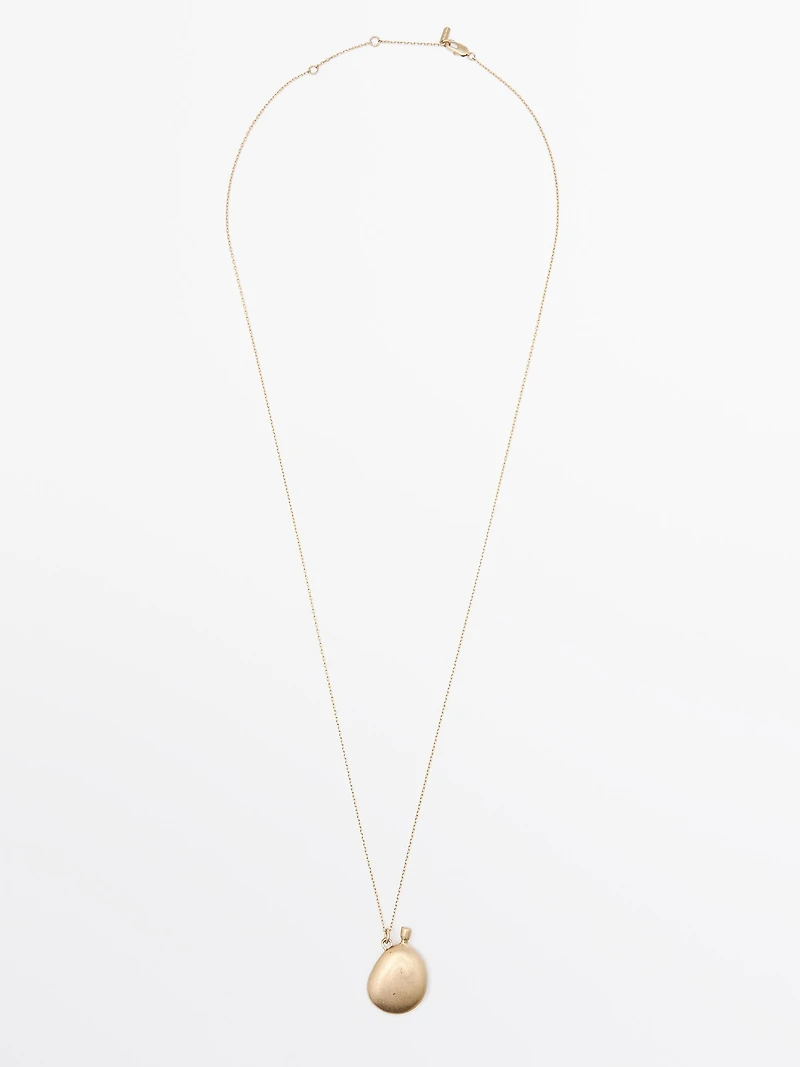 Necklace with metal pendant