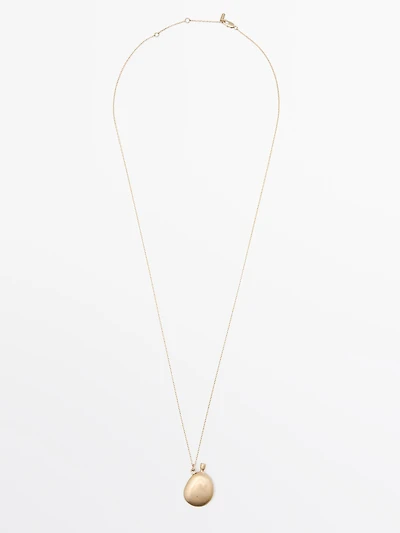 Necklace with metal pendant