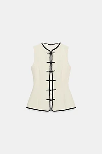 CONTRAST PIPING FROG FASTENING TOP