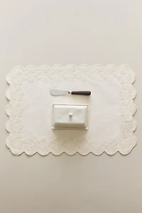 EMBROIDERED BLONDE LACE PLACEMAT