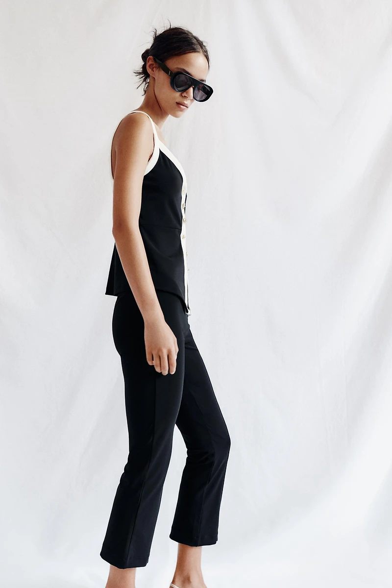 FLARED SEAM DETAIL LEGGINGS