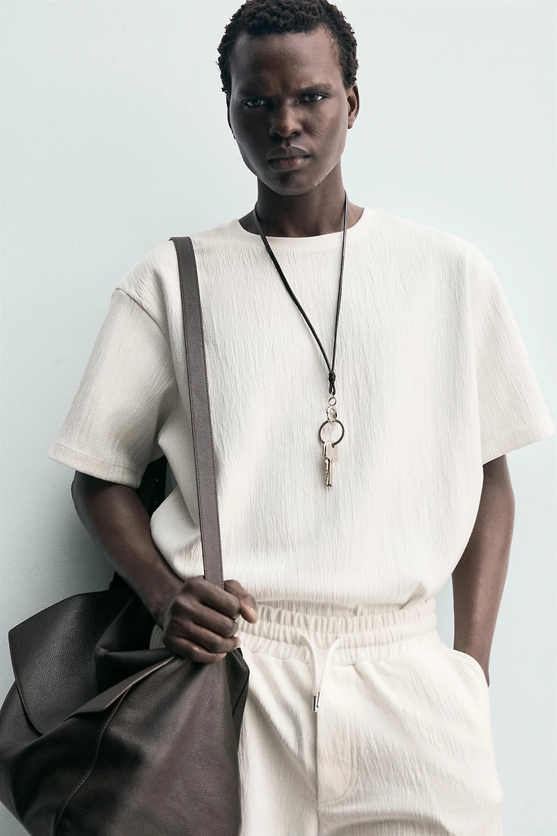T-SHIRT STRUCTURÉ RELAXED FIT