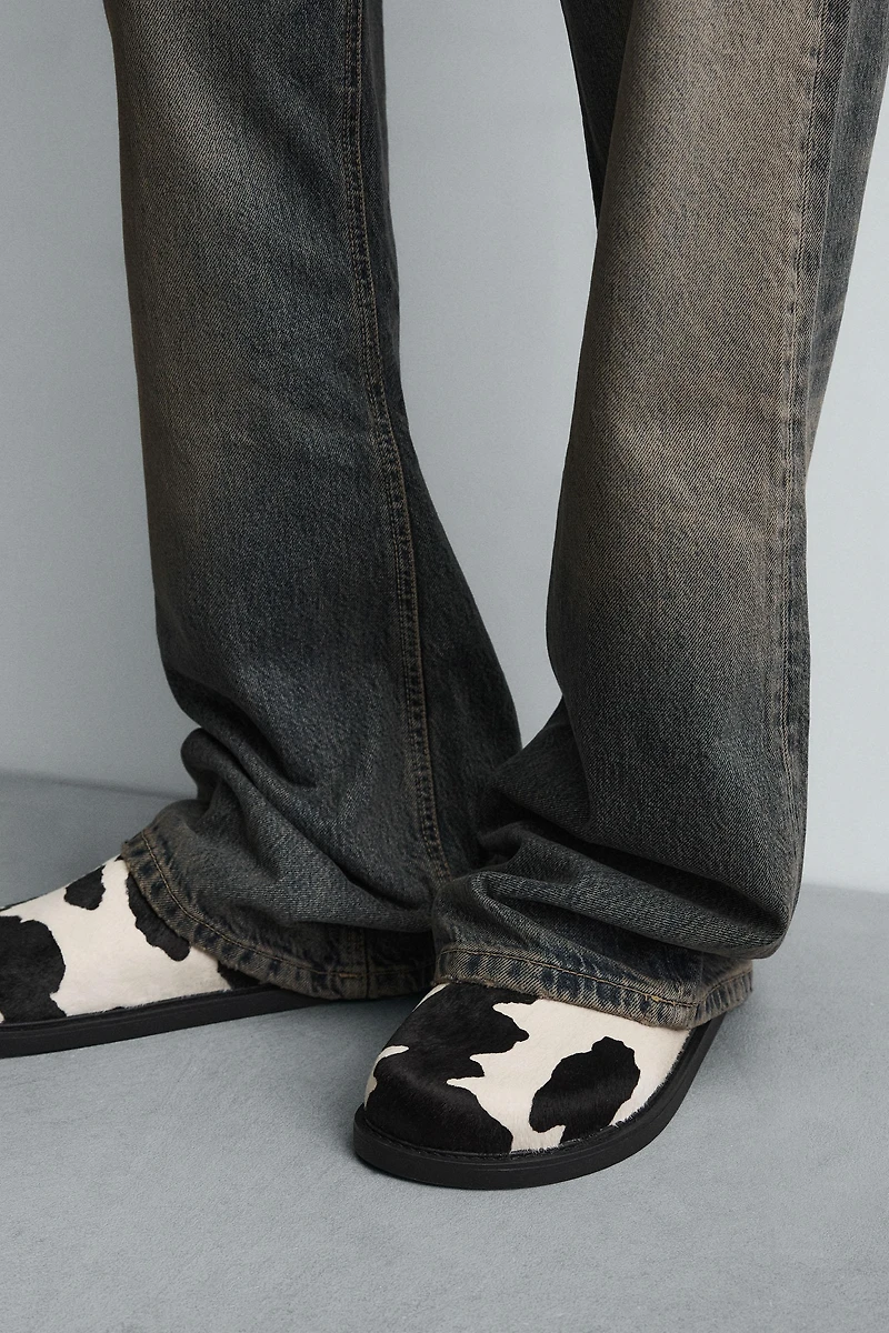 COWHIDE LEATHER CLOGS