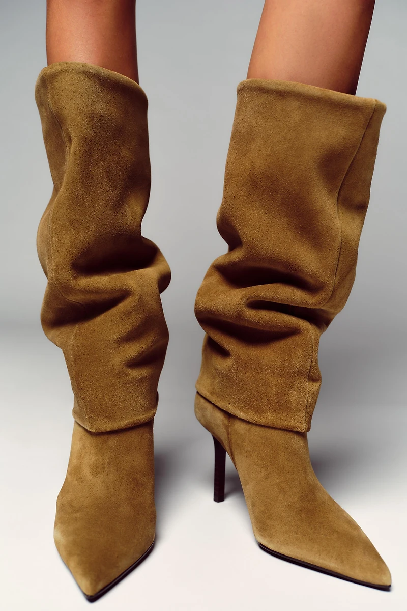 BOTTES À TALONS EN CROÛTE DE CUIR