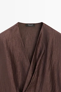 Fluid linen blend crossover kimono