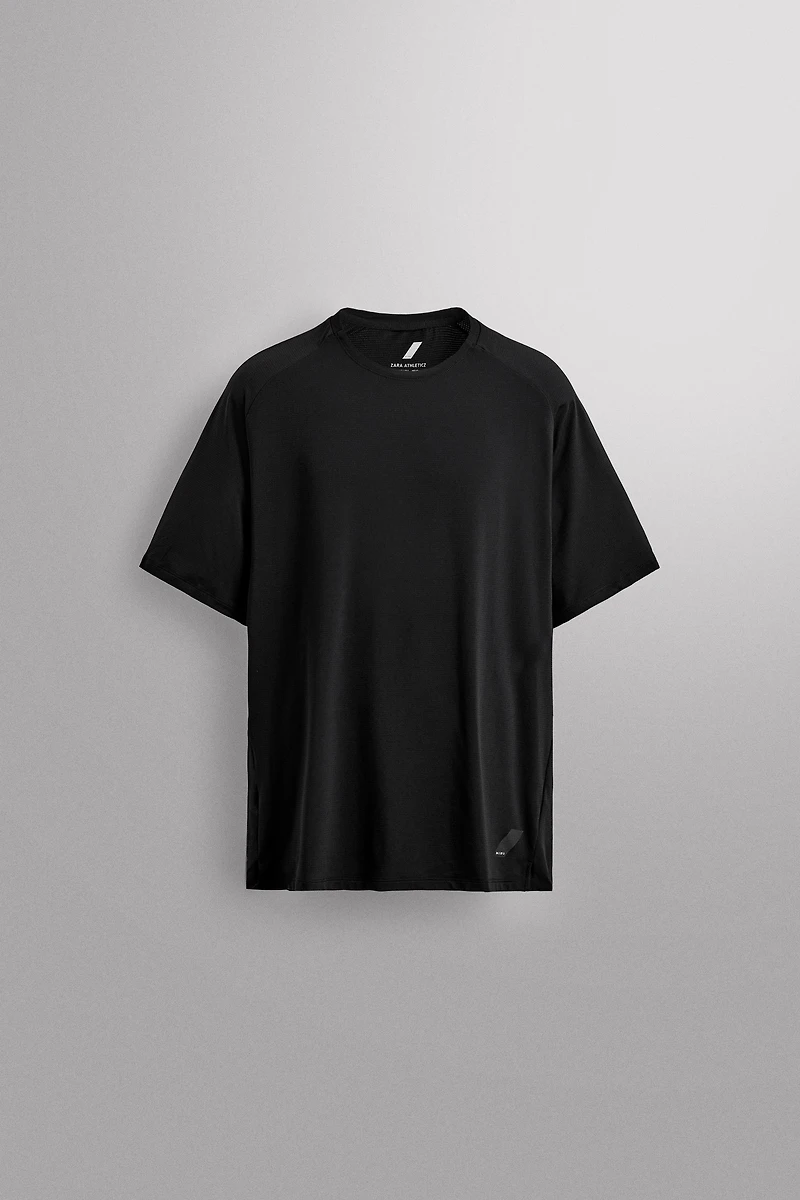 TEXTURED TRAINING T-SHIRT