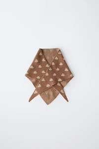 KNIT TRIANGLE HEART SCARF