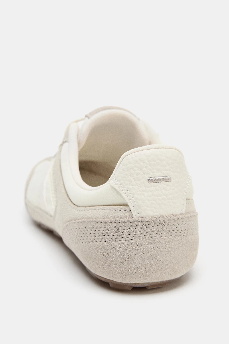 SOFT RUNNING SNEAKERS
