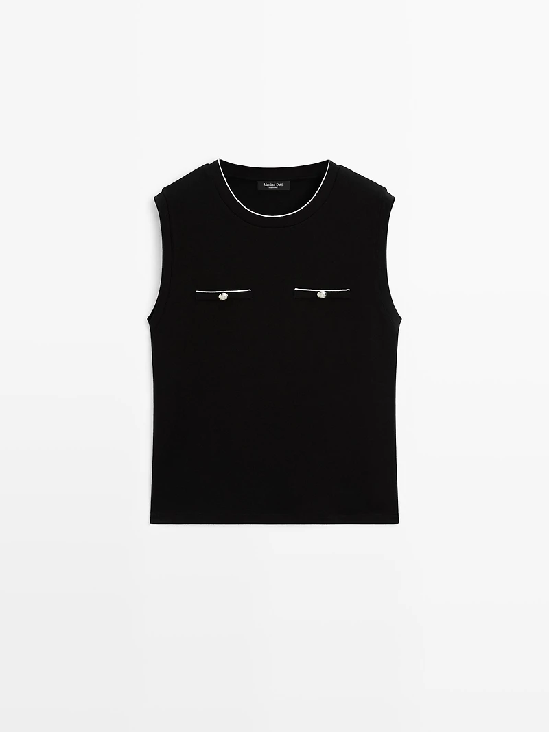 Sleeveless top with pocket details
