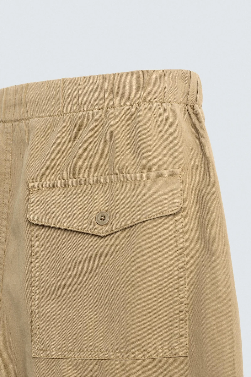 RELAXED FIT LYOCELL-COTTON SHORTS