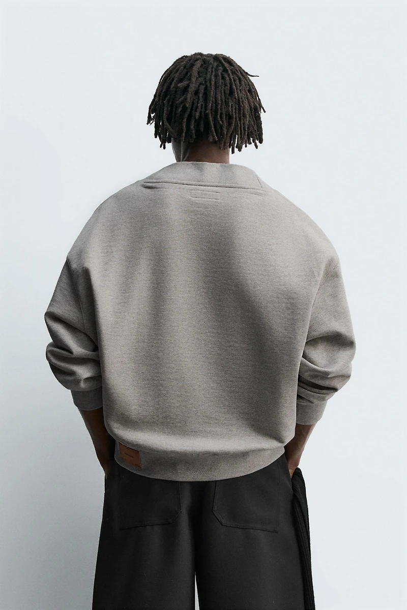 RELAXED FIT SWEATSHIRT