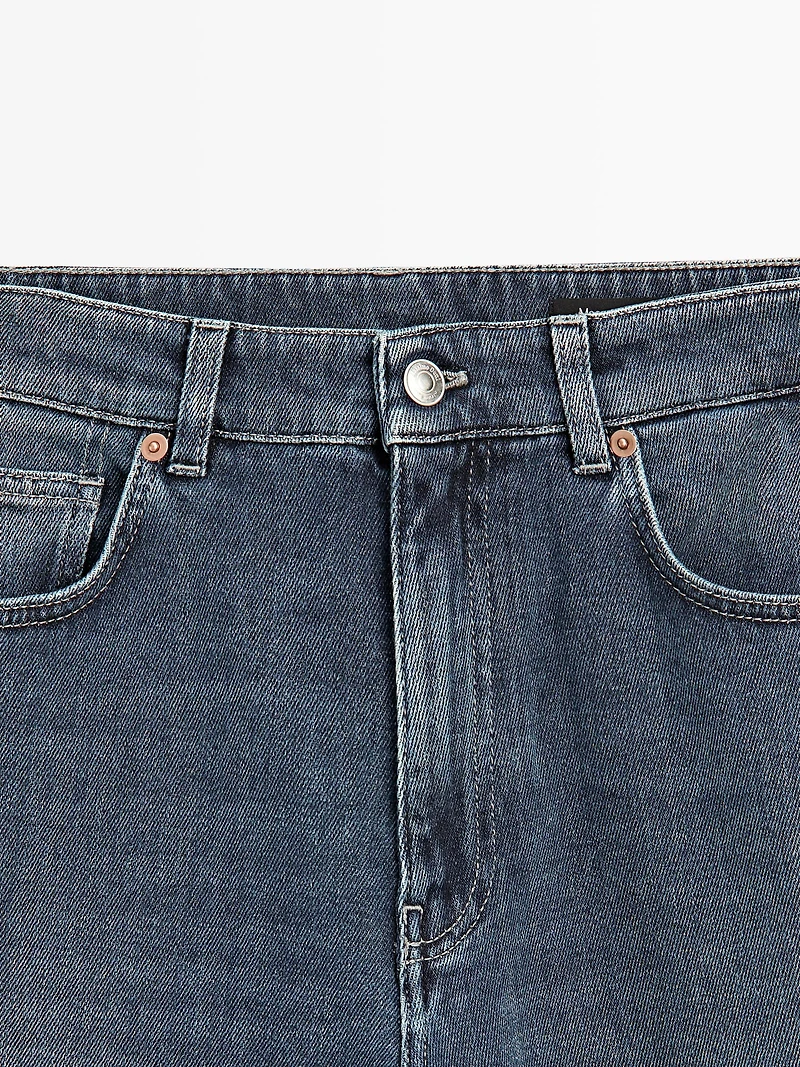 Relaxed fit mid-rise jeans