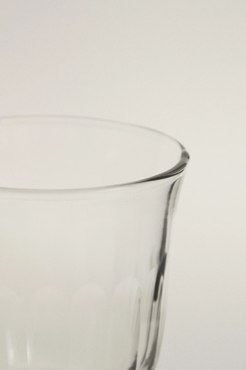 VERTICAL RAISED DESIGN GLASS TUMBLER