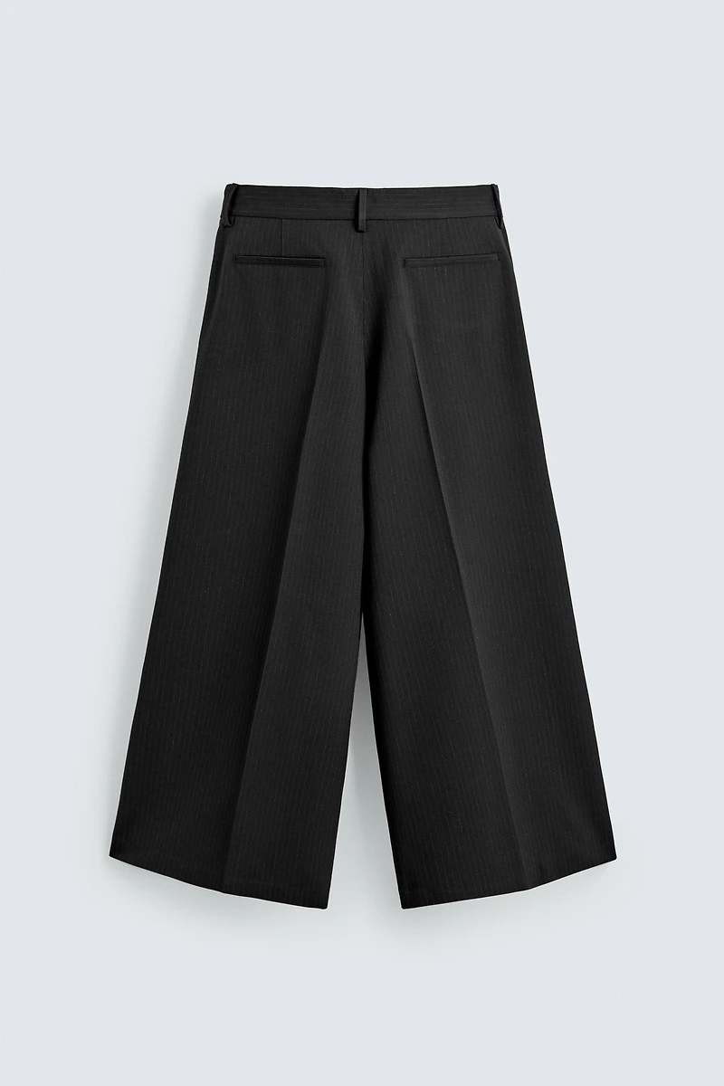 PLEATED WIDE FIT PANTS