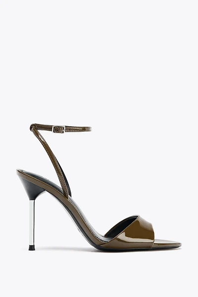 PATENT EFFECT HIGH HEELED SANDALS