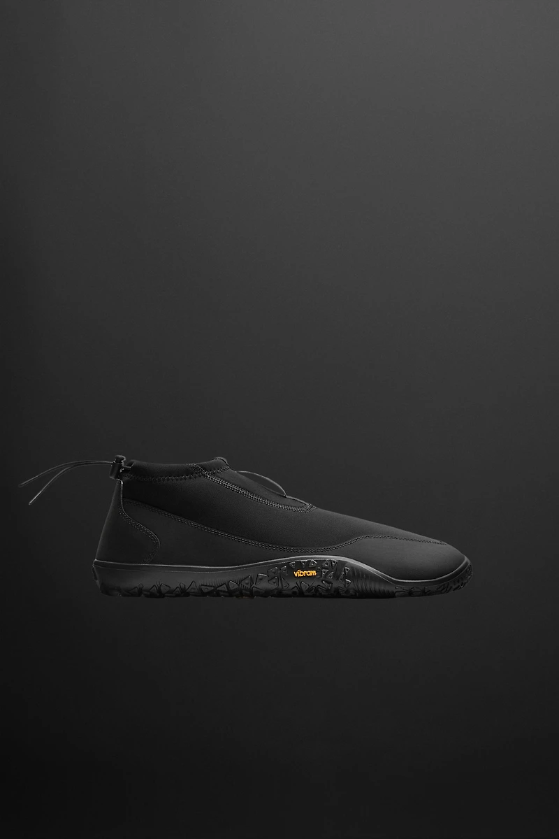 WATER SHOES X VIBRAM®
