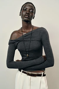 ASYMMETRIC NECK TOP