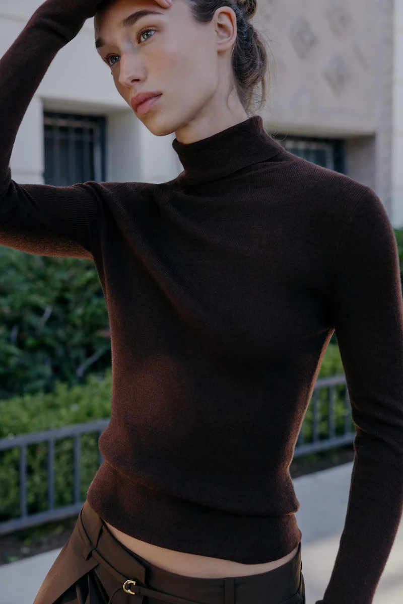 WOOL HIGH-NECK JUMPER