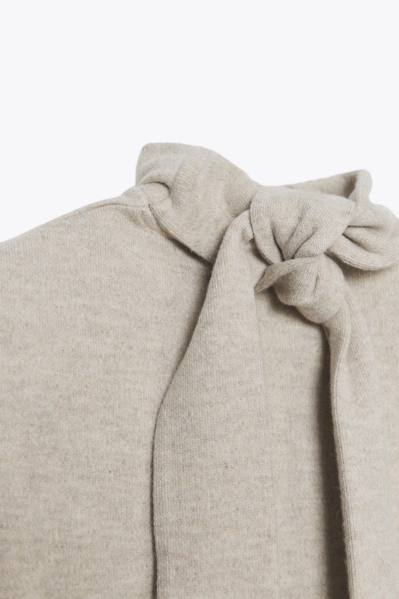 SOFT SCARF TOP