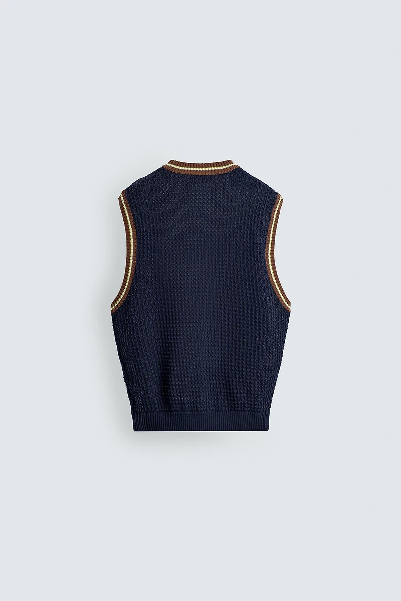 CONTRAST RIB KNIT VEST