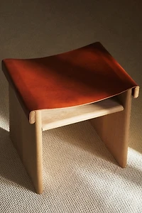 STOOL 02
