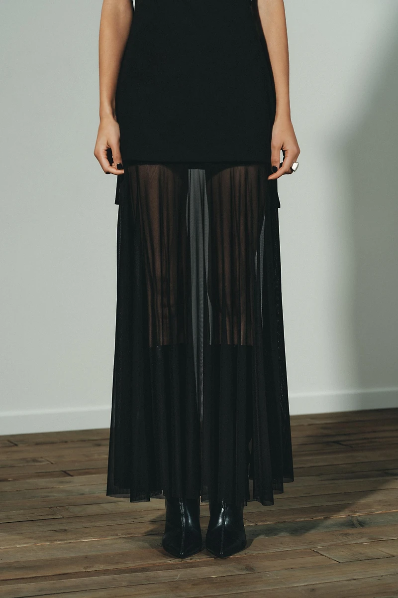 ROBE TRANSPARENTE ET BIMATIÈRE