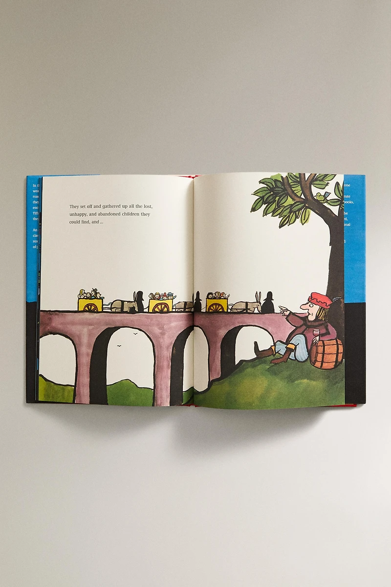 THE THREE ROBBERS KIDS' BOOK (ENGLISH)