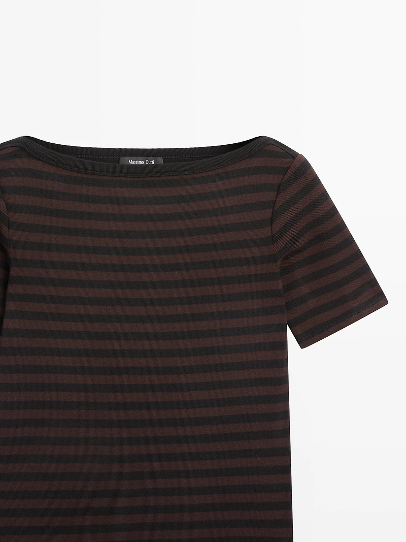 Striped short sleeve boat neck T-shirt