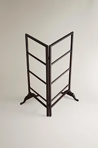 FOLDABLE TOWEL RACK