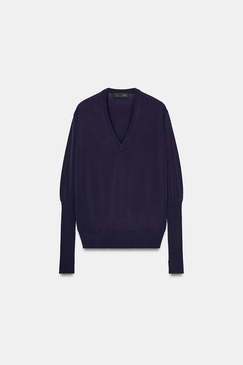 PULL EN MAILLES EXTRAFINES À COL V
